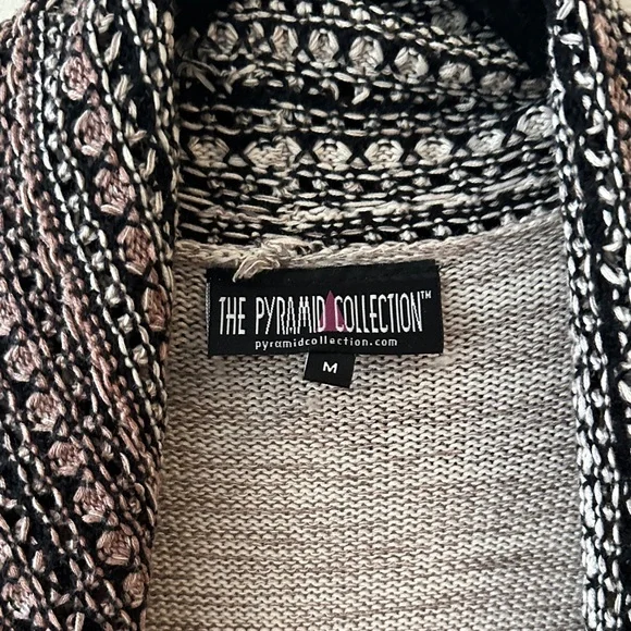 The Pyramid Collection Black and Gray Cardigan - Picture 2 of 9